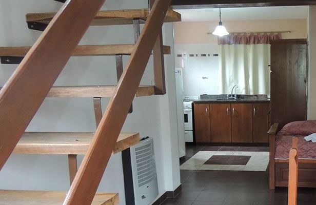 Living comedor del duplex apart Nuestros Pasos en Villa de Merlo